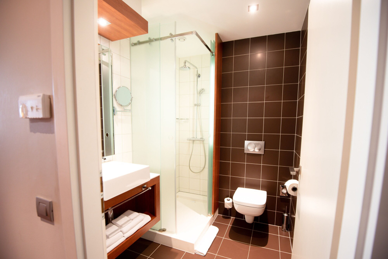 Bathroom 4, Mercure Ostrava Center Hotel, Ostrava