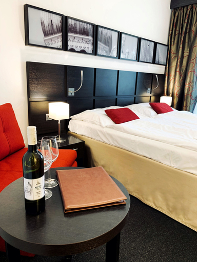Bedroom 3, Hotel Kamzík, Bruntál