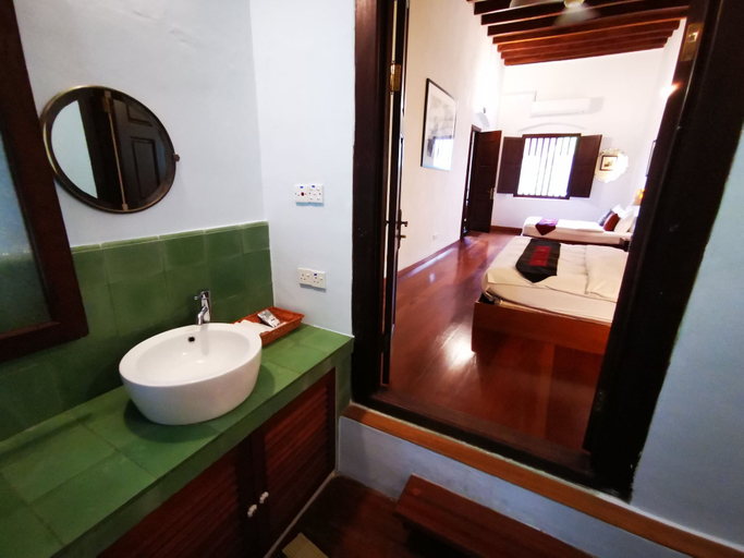 Bathroom 4, East Indies Mansion, Penang Island
