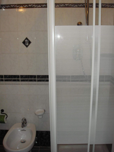 Bathroom 5, Hotel La Meridiana, Arezzo