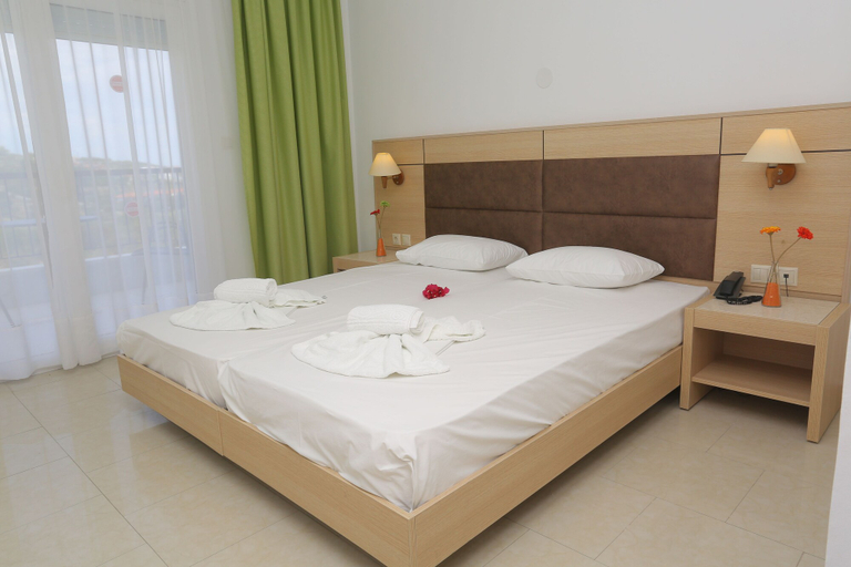 Bedroom 5, Hilltop Hotel, Central Macedonia