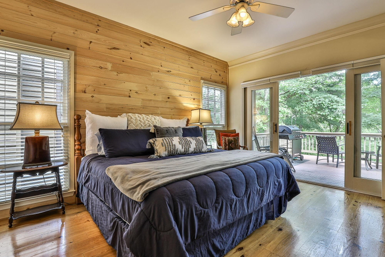 Bedroom 3, Lakeside Cloud 9, Pickens