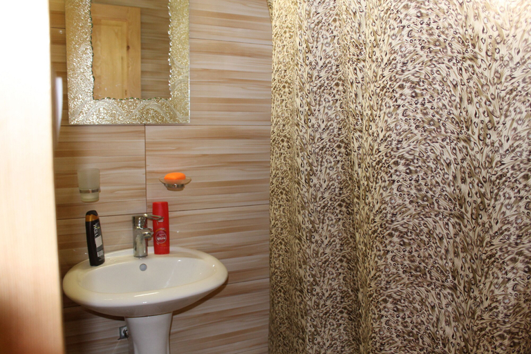 Bathroom 3, Villa Edemi, Tskaltubo