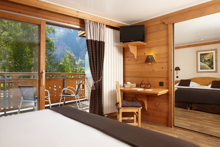 Bedroom 2, Hôtel de l'Arve by HappyCulture, Haute-Savoie
