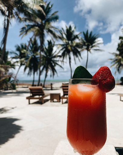 Food & Drinks 5, Caye Casa