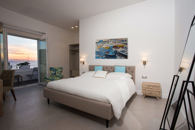 Bedroom 3, La Chiaja art&relais, Napoli