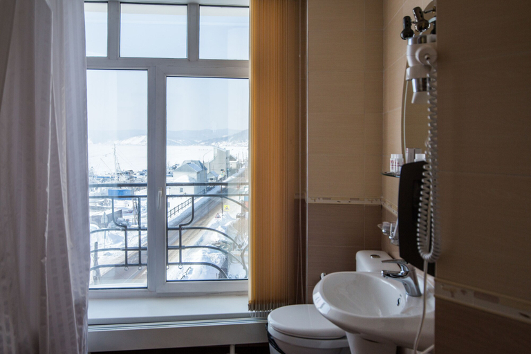 Bathroom 3, Mayak hotel, Water body
