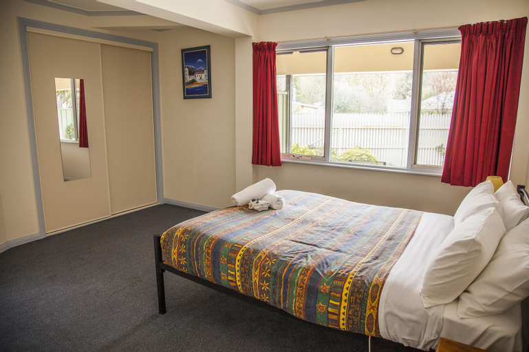 Bedroom 2, Cherry Lane Apartments, Alpine - East