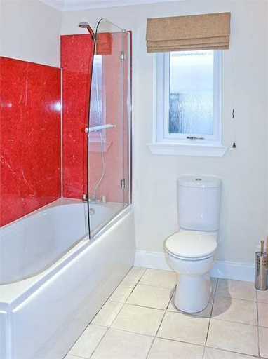 Bathroom 2, Inverness Hostel, Highland