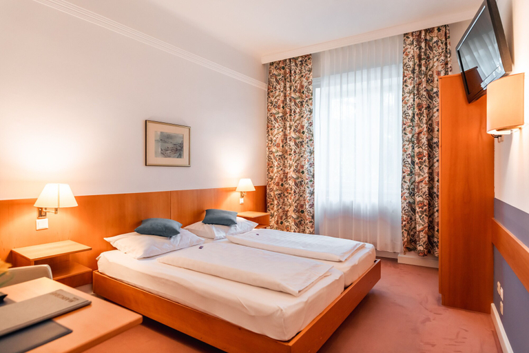 Bedroom 3, Hotel Markgraf, Wien Umgebung