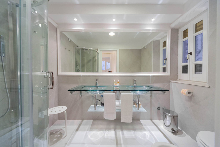 Bathroom 5, La Settima Luna Hotel, Messina