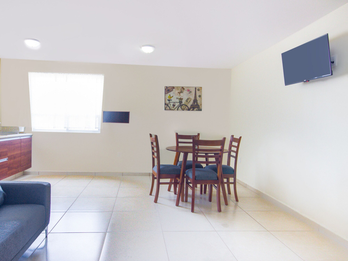 Others 4, Suites del Pozo, San Luis Potosí