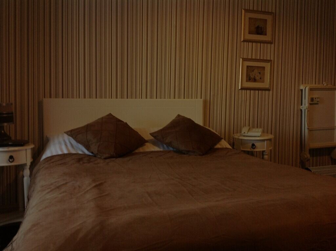 Bedroom 3, Balmoral Lodge Hotel, Sefton