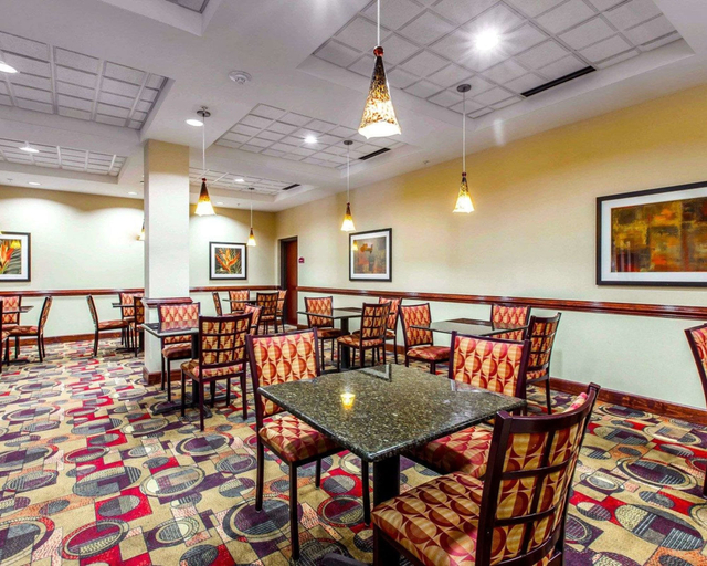 Food & Drinks 5, Comfort Suites Waycross, Ware