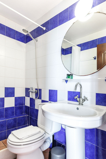 Bathroom 5, Hotel Marabou, Central Macedonia