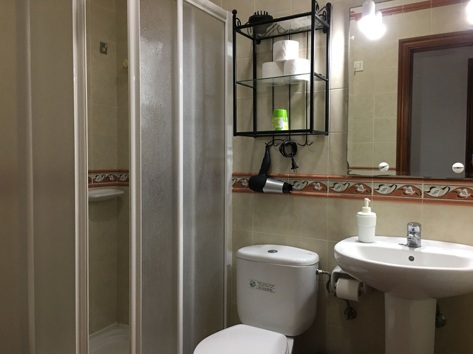 Bathroom 3, Apartamentos Los Verodes, Santa Cruz de Tenerife
