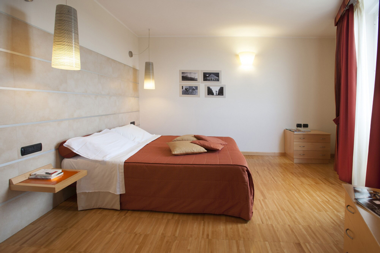 Bedroom 9