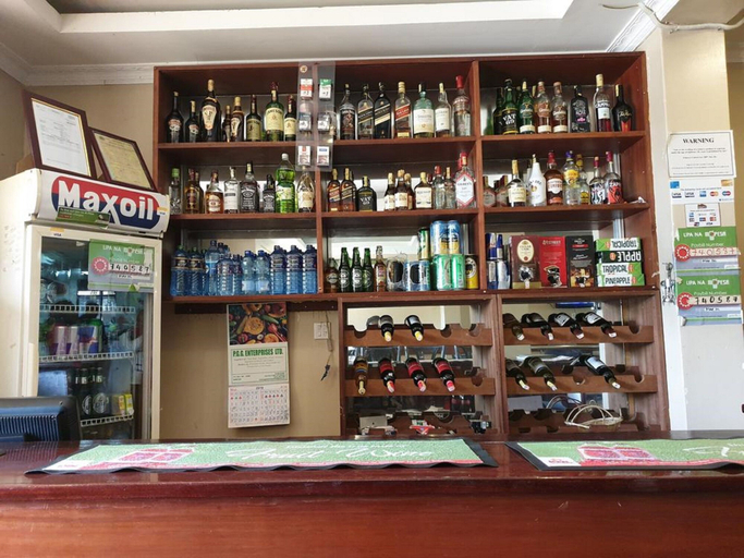 Food & Drinks 5, Maxoil Hotel, Kieni
