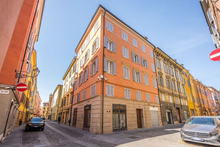 Exterior & Views 2, Emilia Suite Urban, Modena