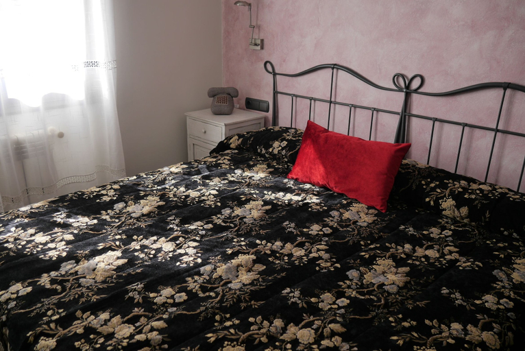 Bedroom 2, Hotel Restaurant El Bosc, Tarragona