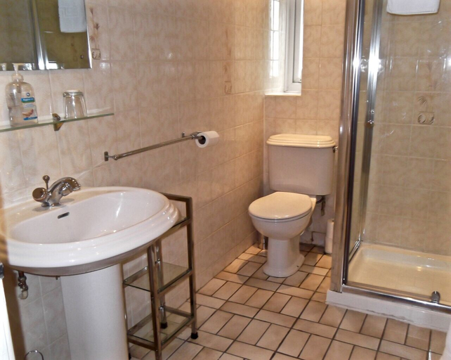 Bathroom 4, Pelham Lodge, Blackpool