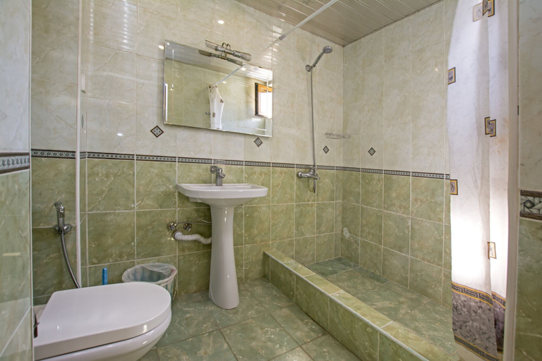 Bathroom 3, Yerevan Hostel, Yerevan