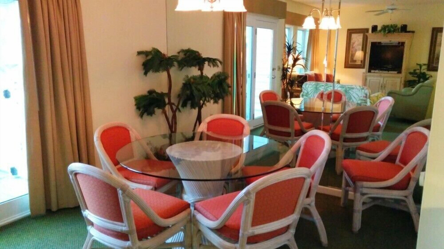 Food & Drinks 5, Ocean Palms Villas at Port Royal Resort, Beaufort