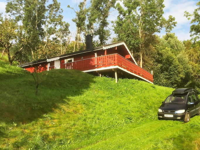 Exterior & Views