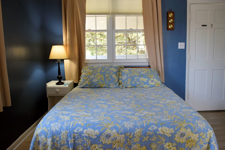 Bedroom 3, Blackbeard's Lodge, Hyde