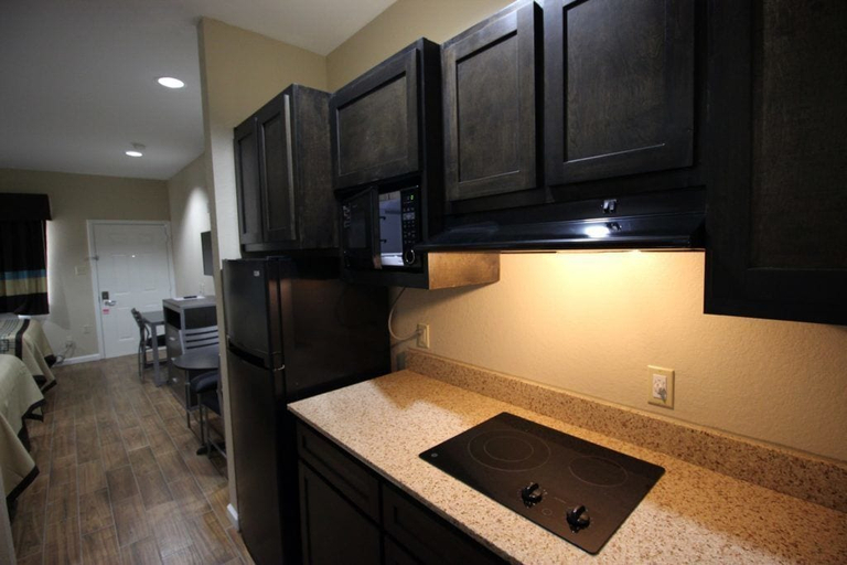 Others 5, Scottish Inn & Suites, Chambers