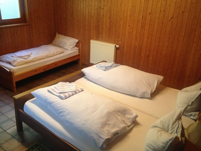 Bedroom 3, Hotel Landgasthof zum Taunus, Wetteraukreis