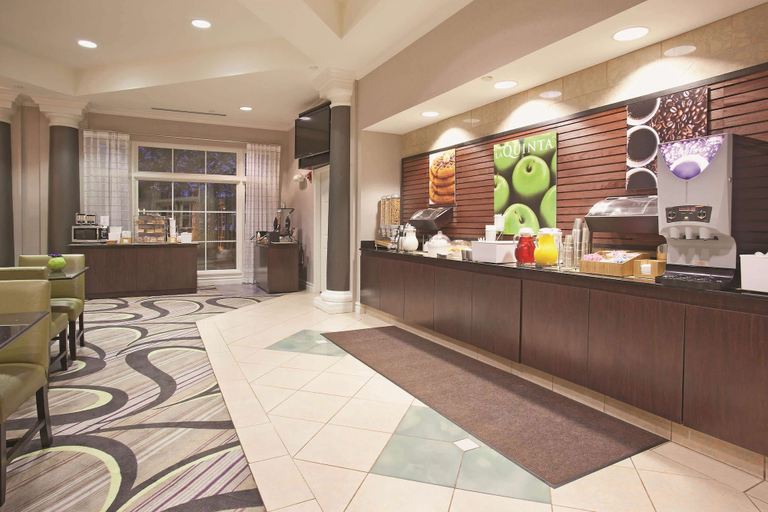 Food & Drinks 5, La Quinta Inn & Suites by Wyndham Pueblo, Pueblo