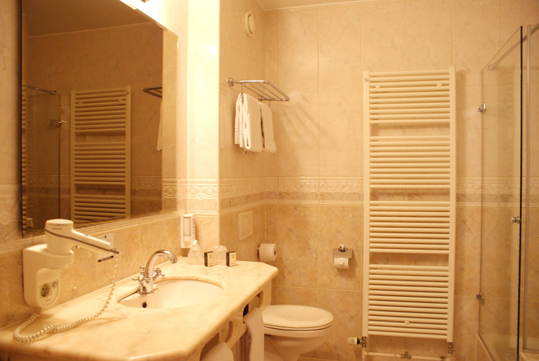 Bathroom 4, Fletcher Hotel-Restaurant De Dikke Van Dale, Sluis