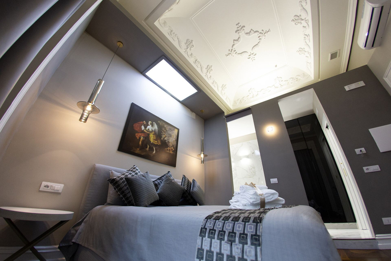 Bedroom 3, Leone Camere D'Autore, Napoli