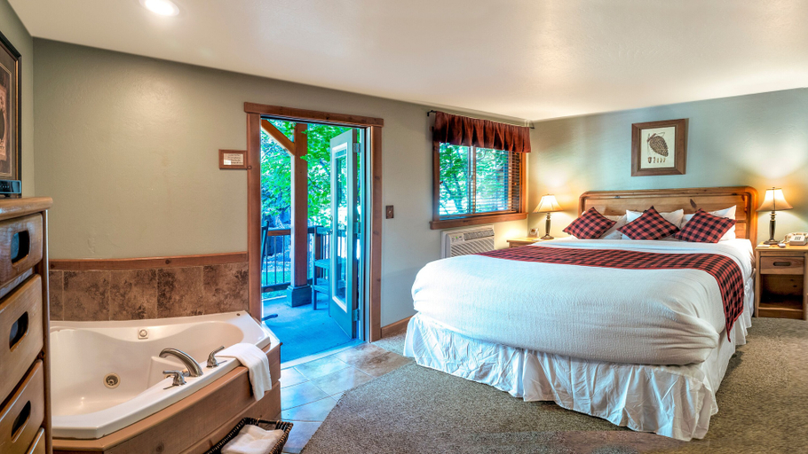 Bedroom 2, Callahan's Mountain Lodge, Jackson