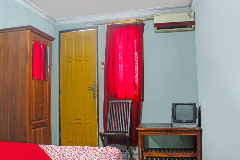 Bedroom 3, OYO 91721 Hotel Brenton, Kupang