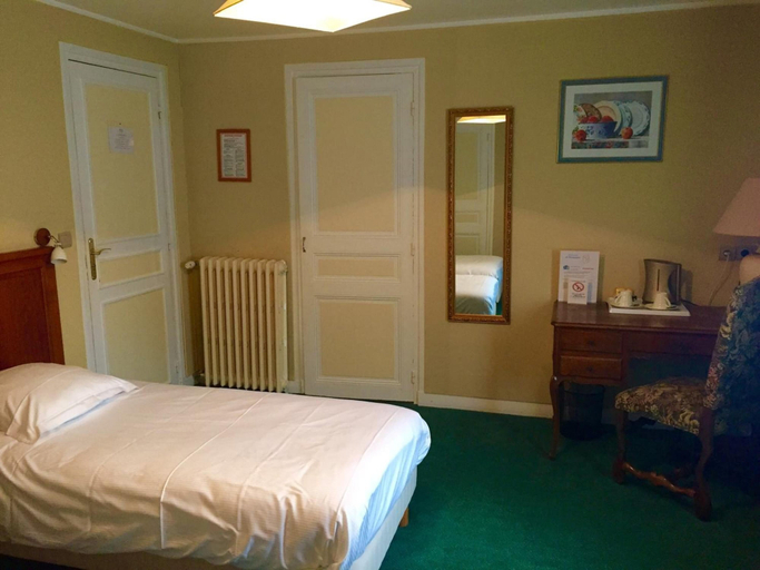 Bedroom 4, Hôtel de Normandie, Eure