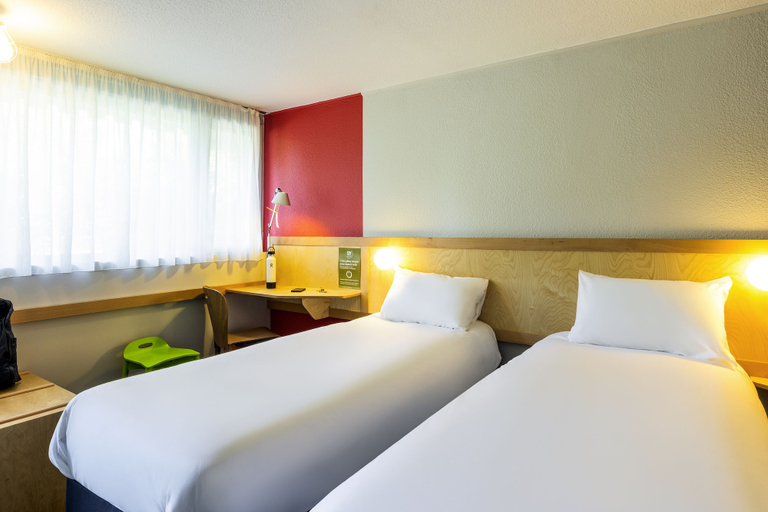 Bedroom 4, Greet Hotel Angouleme Ouest, Charente