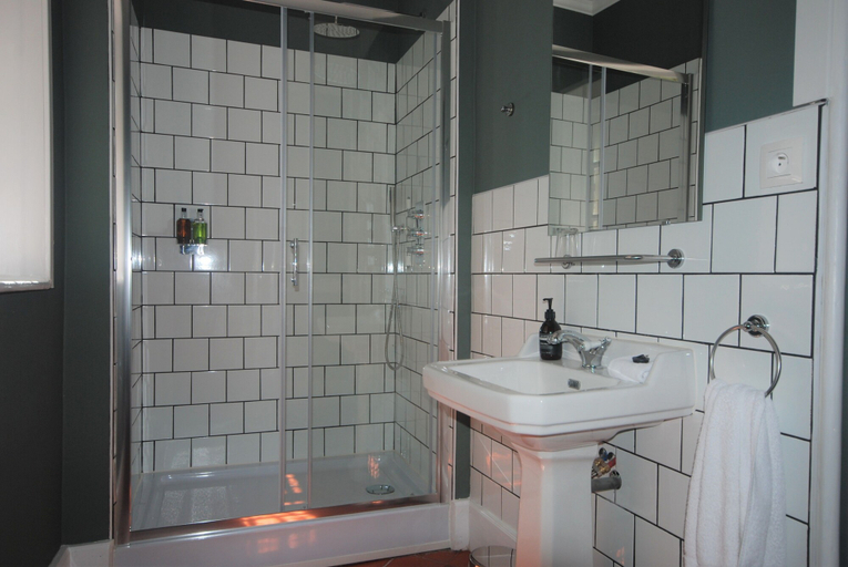 Bathroom 5, Maison De L'Aguze, Hérault