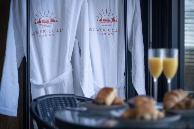 Food & Drinks, Brandy Cove - 1 Bed Cabin - Landimore, Swansea