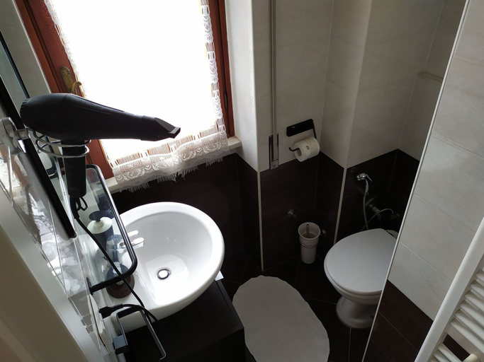 Bathroom 4, Casa Celeste, Roma