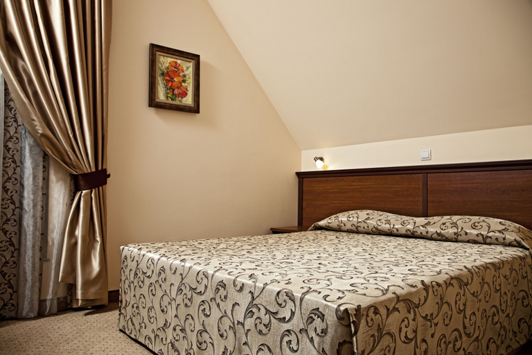 Bedroom 4, Hotel Favorit, Stolichna