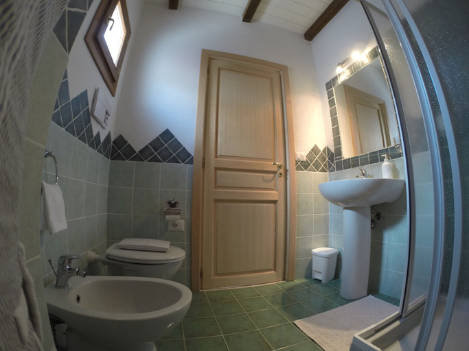 Bathroom 5, Domus Olbia Inn, Olbia-Tempio