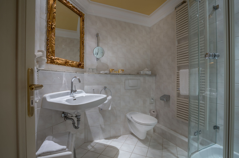 Bathroom 4, Atlantic Parkhotel, Baden-Baden