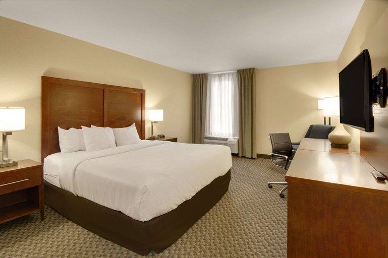Bedroom 3, Comfort Inn Airport, Roanoke City