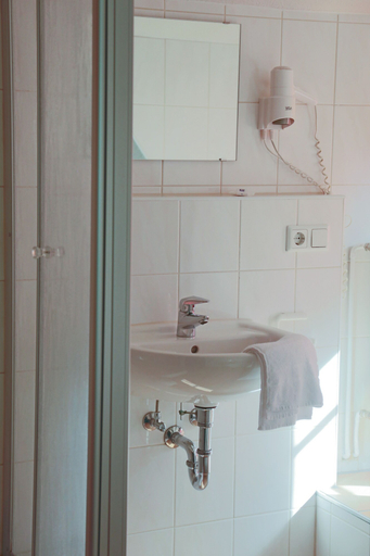 Bathroom 5, Dörnersches Haus, Rhein-Neckar-Kreis