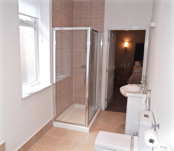 Bathroom 4, Pelham Lodge, Blackpool