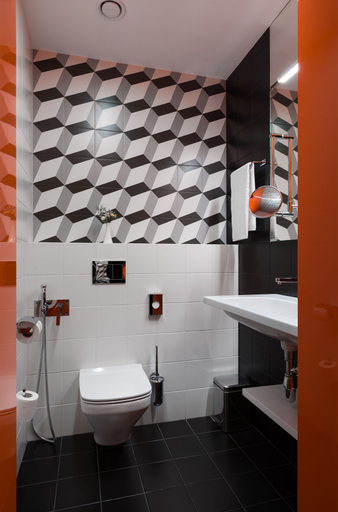 Bathroom 3, Bank Hotel, L'vivs'ka