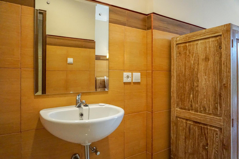 Bathroom 3, Three Brothers Guest House, Gianyar