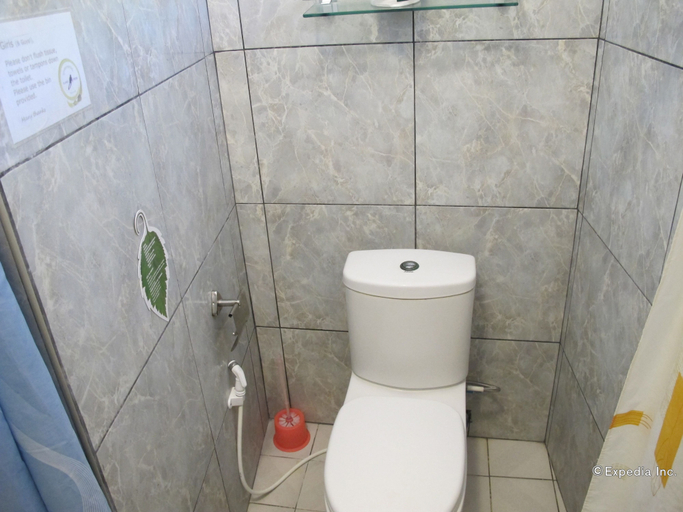 Bathroom 4, Scandi Divers, Puerto Galera
